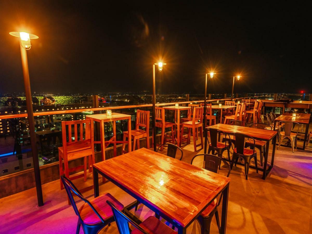 The Hotel Nova Мандалай Екстер'єр фото